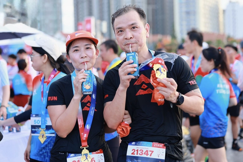 Những “cánh tay nối dài” tiếp sức cho runner, lan tỏa giá trị Giải chạy Báo Xây dựng